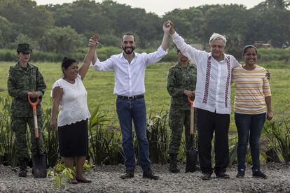 Bukele tiene en el presidente de México, Andrés Manuel López Obrador, a uno de sus referentes por la lucha contra la corrupción y su combate a los partidos tradicionales.