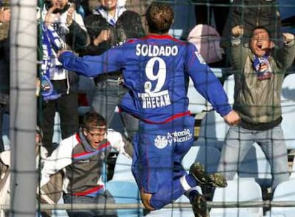 Soldado celebra su gol ante el Espanyol.