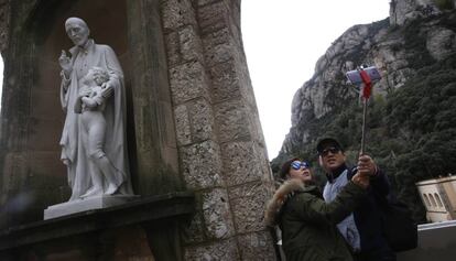 Turistes al monestir de Montserrat.