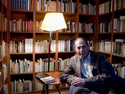 Josep Maria Benet i Jornet, en su casa, en 2010.