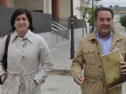 La exgerente de FGV, Marisa Gracia, este viernes, a su llegada al juzgado para declarar. 