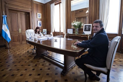 Cristina Fernández de Kircher, recibe en su despacho en el Senado al nuevo ministro de Economía, Sergio Massa