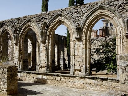 Una de las arquer&iacute;as del claustro g&oacute;tico del Monstaerio de Santa Mar&iacute;a de la Real. 