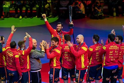 Los españoles, con la medalla de plata.