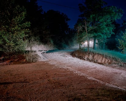 Una de las imágenes del fotolibro 'Devil's Promenade', de Antone Dolezal y Lara Shipley.