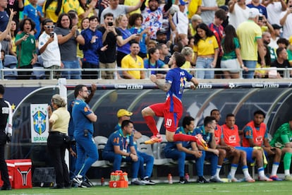 Christian Pulisic festeja su gol contra Brasil, este miércoles.