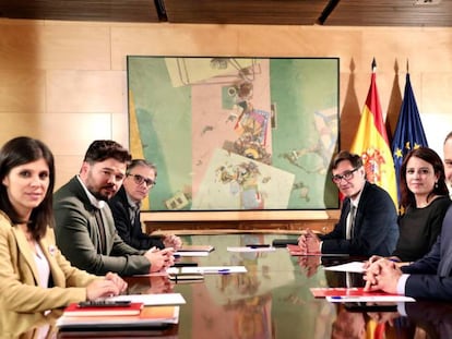 Reunión de los equipos negociadores del PSOE y de ERC.