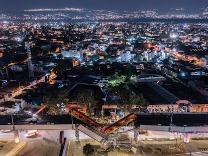 La zona del derrumbe de la línea 12 del metro de Ciudad de México.