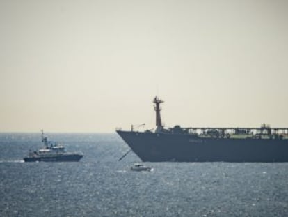 El Peñón frena un buque que llevaba crudo a Siria en aguas que el Estado español considera propias