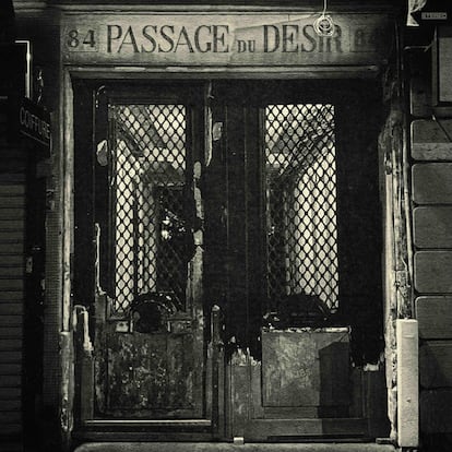 Cover of the album 'Passage Du Desir', by Johnny Blue Skies. 