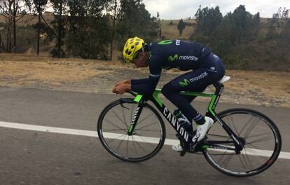 Nairo Quintana, entrenando en Colombia con la cabra de contrarreloj.