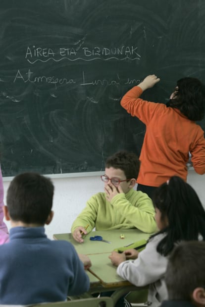 Clase en una<b> ikastola</b><i> </i>de Ordizia (Guipúzcoa).