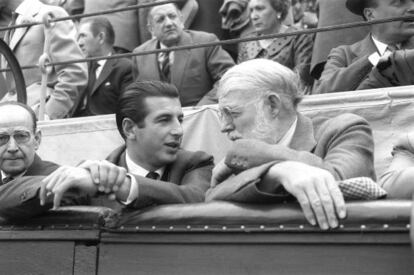 Hemingway con Antonio Ordóñez en Las Ventas, en 1959.