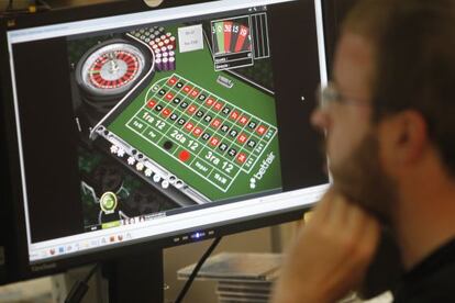 Un usuario durante una sesión de juego en una ruleta online.