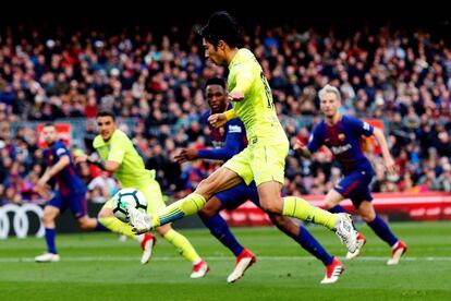 El delantero japonés del Getafe Gaku Shibasaki, durante el partido contra el Barcelona.