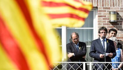 Quim Tuesta y Carles Puigdemont en la casa del expresidente en Bruselas.