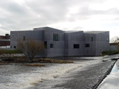 <span ><span ><span ><span >THE HEPWORTH EN WAKEFIELD DE DAVID CHIPPERFIELD</span>