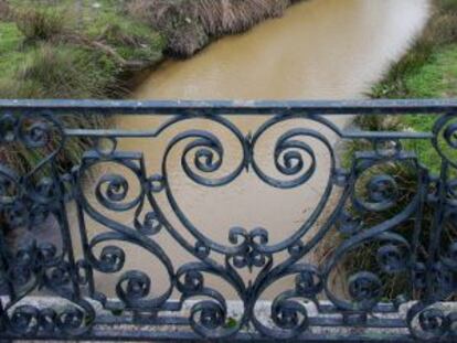 Puente del siglo XVIII sobre el arroyo que cruza el paraje.