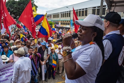 La vicepresidenta Francia Márquez da un discurso durante la marcha de Primero de Mayo, 2023, en Cali (Colombia).