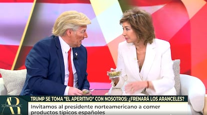 Carlos Latre, caracterizado como Donald Trump, y Ana Rosa Quintana.