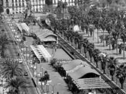 B 33251 (11/mar/00) -color- Bares en el Moll de la Fusta, Barcelona. -foto: Carmen Secanella.