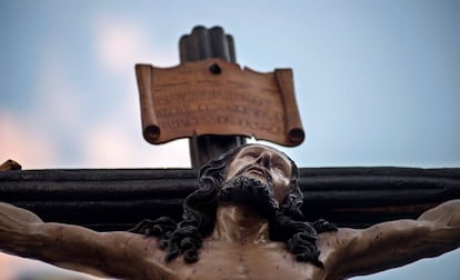 Imagen de un Cristo en una procesión en España.