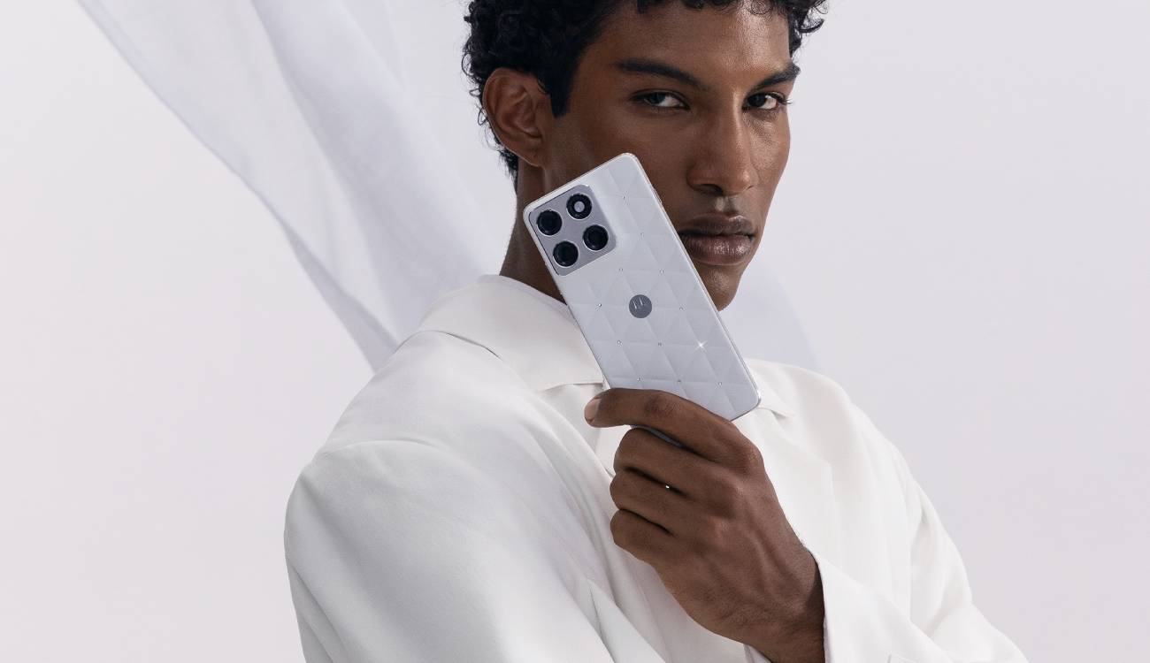 Así es la edición especial del Motorola Edge 70 con cristales de Swarovski que llega a España