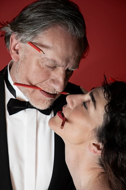 Nancho Novo y Marta Poveda en una escena de la obra.
