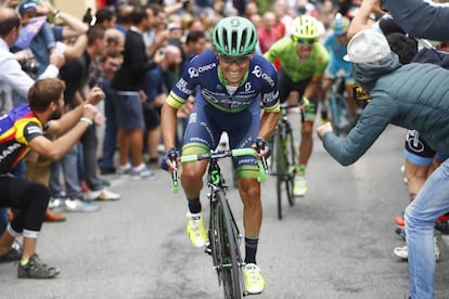 Chaves ataca en la subida a B&eacute;rgamo por delante de Ur&aacute;n y Rosa.