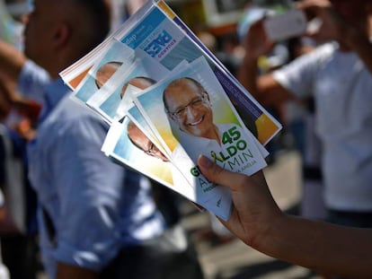 Material de campanha de Geraldo Alckmin distribuído em Duque de Caixas, no Rio de Janeiro.