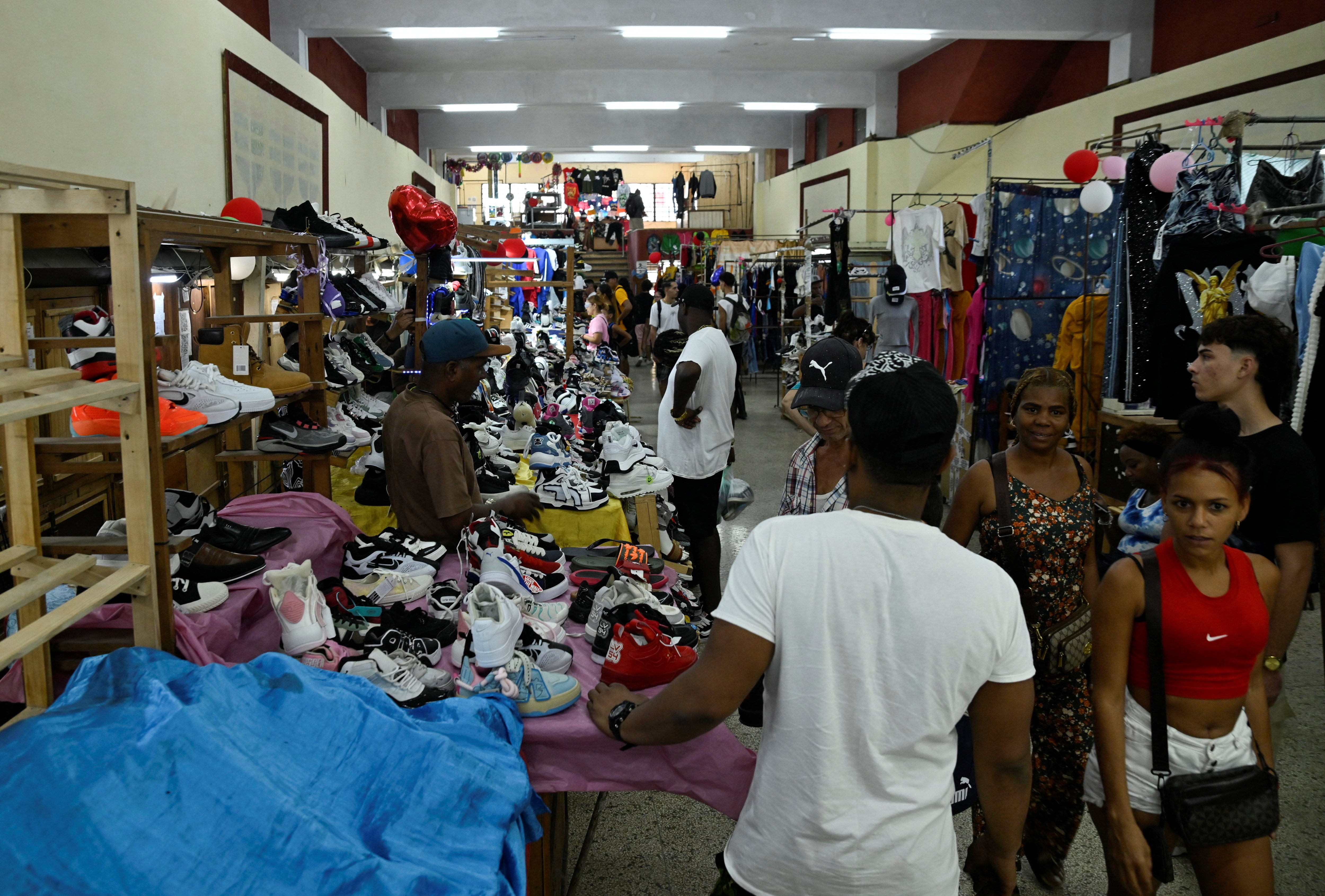 Cuba se abre por primera vez en casi 70 años a la apertura de empresas público-privadas