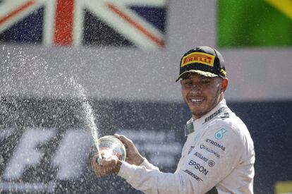 Hamilton, celebra su victoria