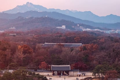 Vista del templo de Jongmyo, patrimonio mundial, en Seúl (Corea del Sur).