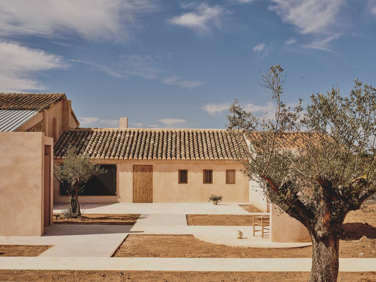 La reforma de bajo presupuesto que ha transformado una bodega abandonada  durante 50 años en una casa moderna | ICON Design | EL PAÍS, image size:1200x900