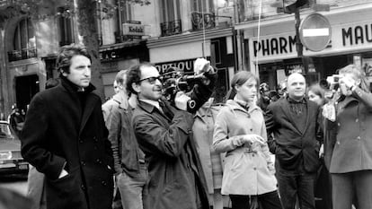 Jean-Luc Godard rueda una manifestación de estudiantes en París, junto a Anne Wiazemsky, el 7 de mayo de 1968.