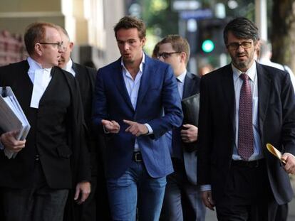 El piloto Giedo van der Garde llega este mi&eacute;rcoles a la Corte Suprema del Estado de Victoria (Australia).
 