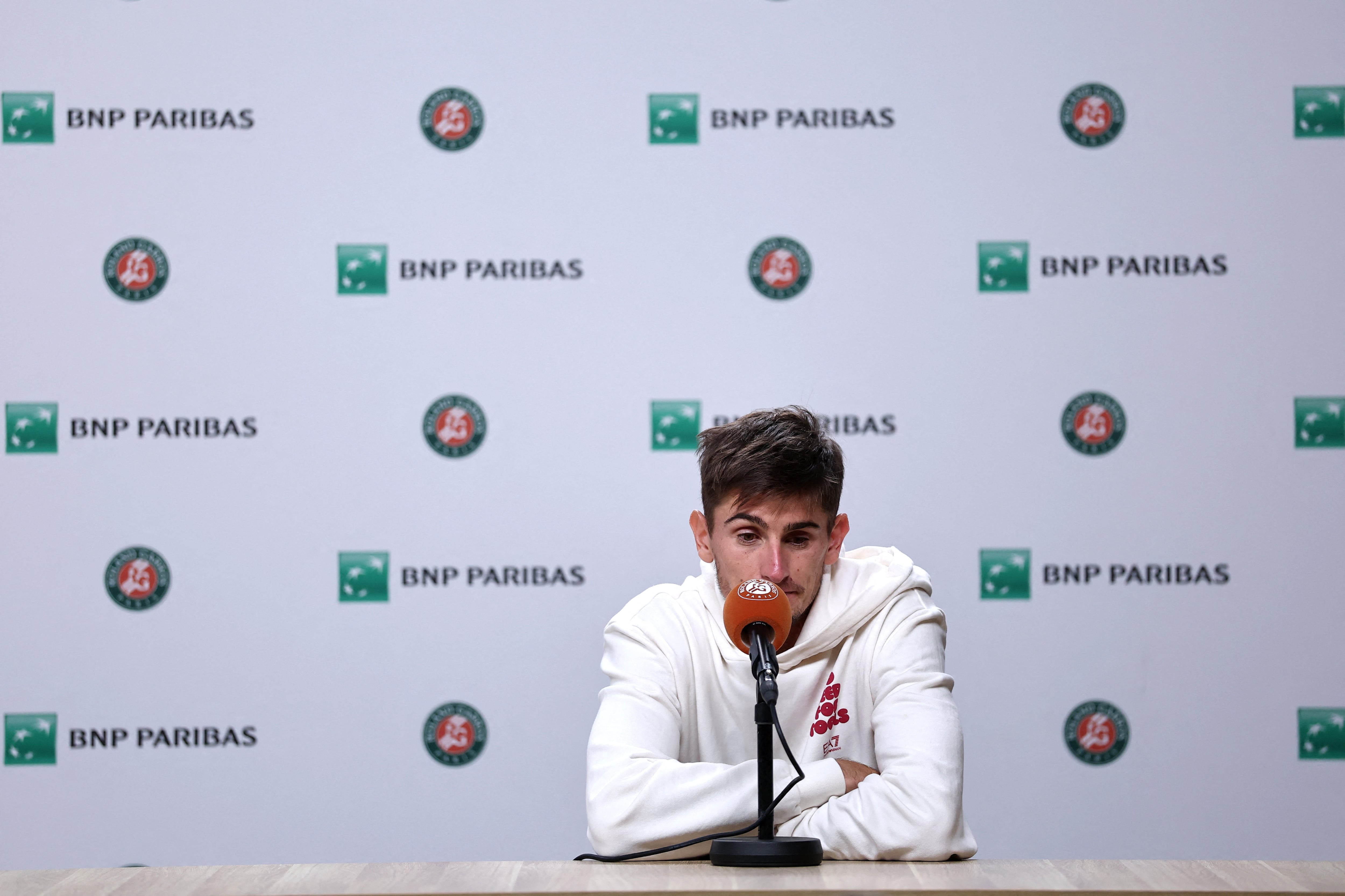 Zverev cumple y Cobolli ni se mancha: un virus define la final de Roland Garros
