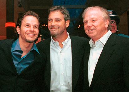 Mark Wahlberg, George Clooney y Wolfgang Petersen, en la promoción en junio de 2000 de 'La tormenta perfecta'.