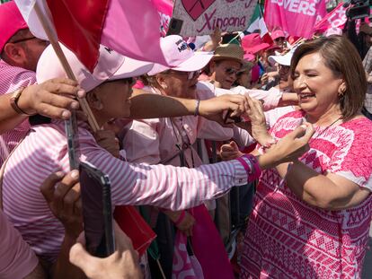 Xóchitl Gálvez en el Zócalo capitalino, este domingo.