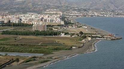 Vista aérea de la desembocadura del río Vélez, donde estaba proyectado el complejo.