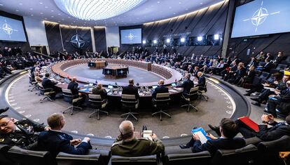 Los ministros de Defensa de los países de la OTAN en la sede de la alianza en Bruselas, el jueves.