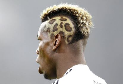 Con esta cabeza se presentó Paul Pogba en el Juventus Stadium para el partido contra la Roma. Dio el pase del gol de la victoria de Dybala, por cierto.