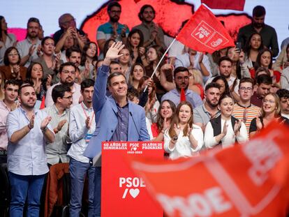 El presidente del Gobierno, Pedro Sánchez, en el 40 aniversario de la victoria electoral del PSOE en 1982, este sábado, en Sevilla.