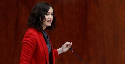 La presidenta de la Comunidad de Madrid, Isabel Díaz Ayuso, en el pleno de la asamblea de Madrid 