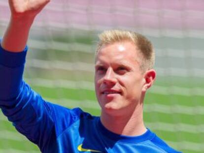 Ter Stegen posa en el Camp Nou.