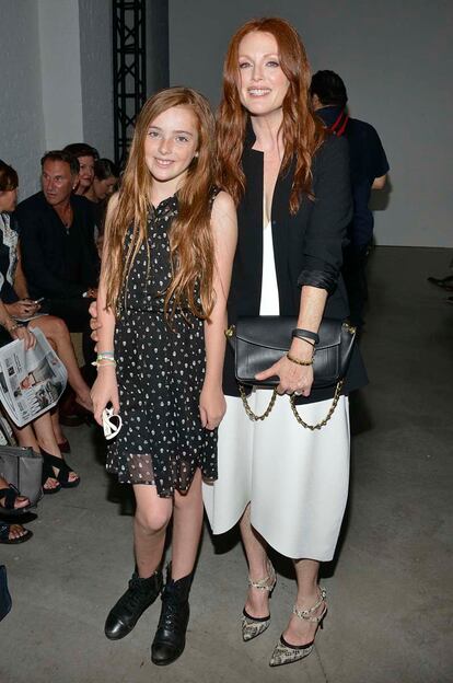 Julianne Moore no ha podido tener mejor acompa?ante en el desfile de Reed Krakoff que la de su hija Liv Freundlich.