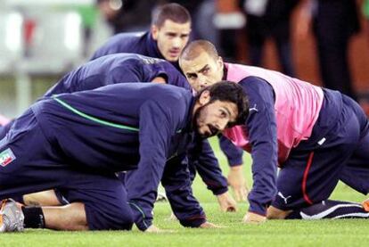 Gattuso y Cannavaro, ayer en el entrenamiento de Italia en el Green Point de Ciudad del Cabo.