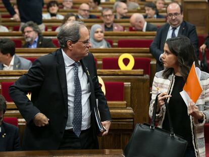 Quim Torra amb Inés Arrimadas. Al darrere, Miquel Iceta.