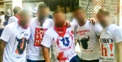 Imagen de los j&oacute;venes que forman parte de &lsquo;La Manada&rsquo; detenidos por una supuesta violaci&oacute;n m&uacute;ltiple en las fiestas de San Ferm&iacute;n de 2016.