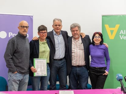 De izquierda a derecha, Julià Àlvaro, Pilar Lima, Héctor Villalba, Juan López de Uralde y Marisa Saavedra, este martes en Valencia durante la presentación de la coalición a los comicios del 28M en la Comunidad Valenciana.